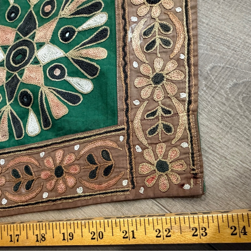 Kutchi Indian Embroidered Wall Hanging‎ w/Mirrors Vintage Elephant Horses Green - Picture 11 of 13